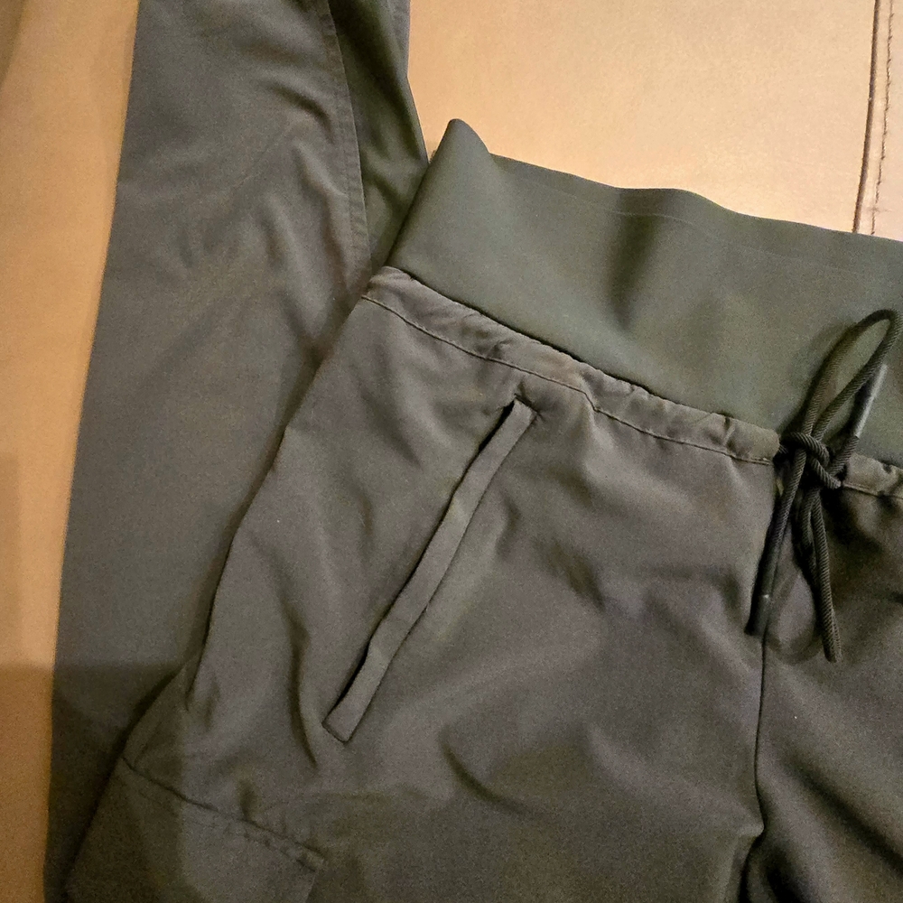 Athleta Women's Sutton Jogger In Arbor Olive- Size 4 - Picture 3 of 11